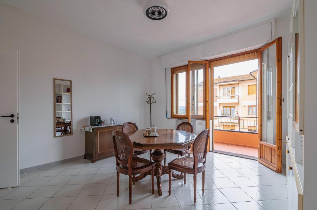 Comfy Flat Steps Away From Siena Station! Apartment Екстериор снимка