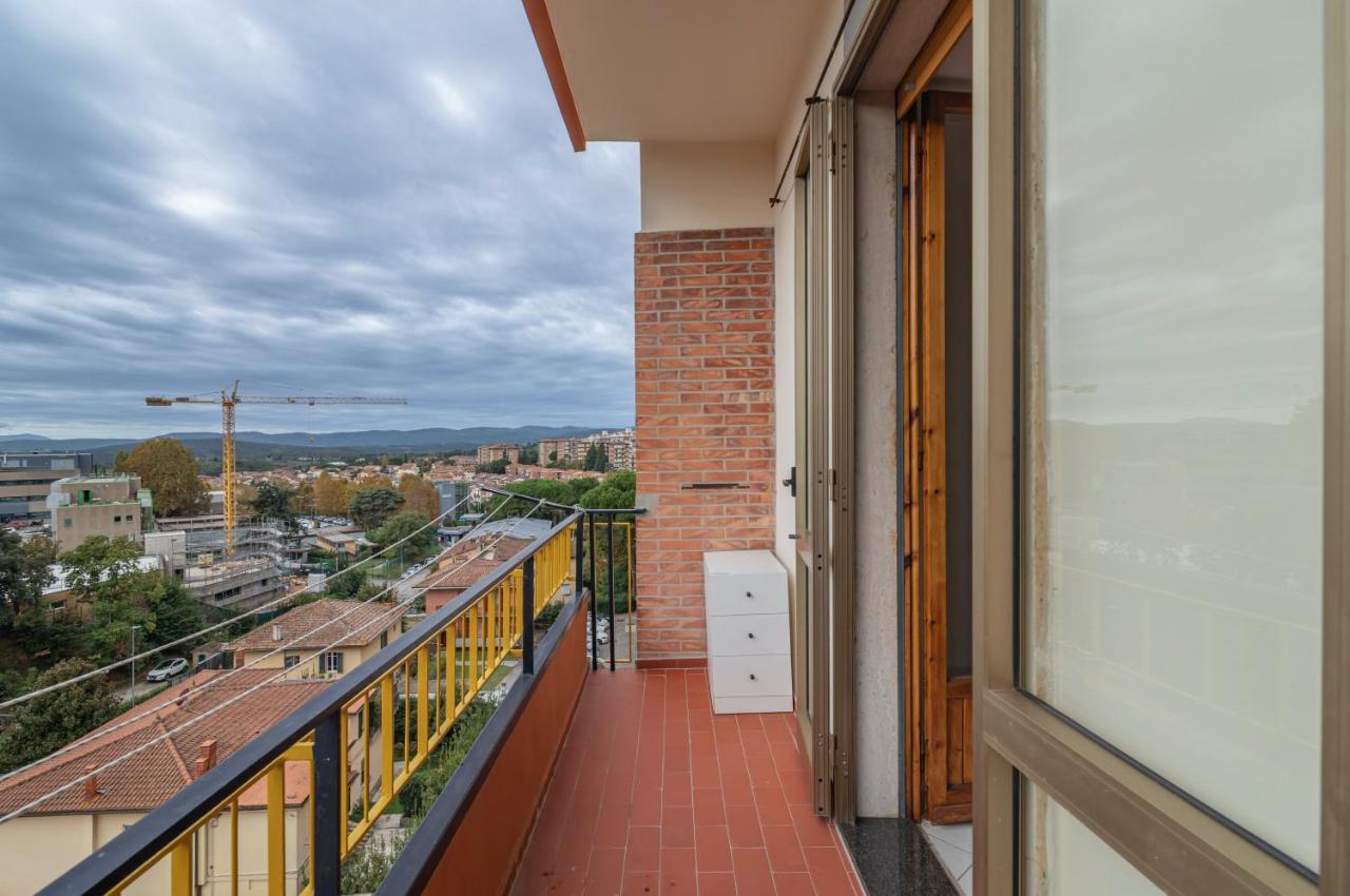 Comfy Flat Steps Away From Siena Station! Apartment Екстериор снимка